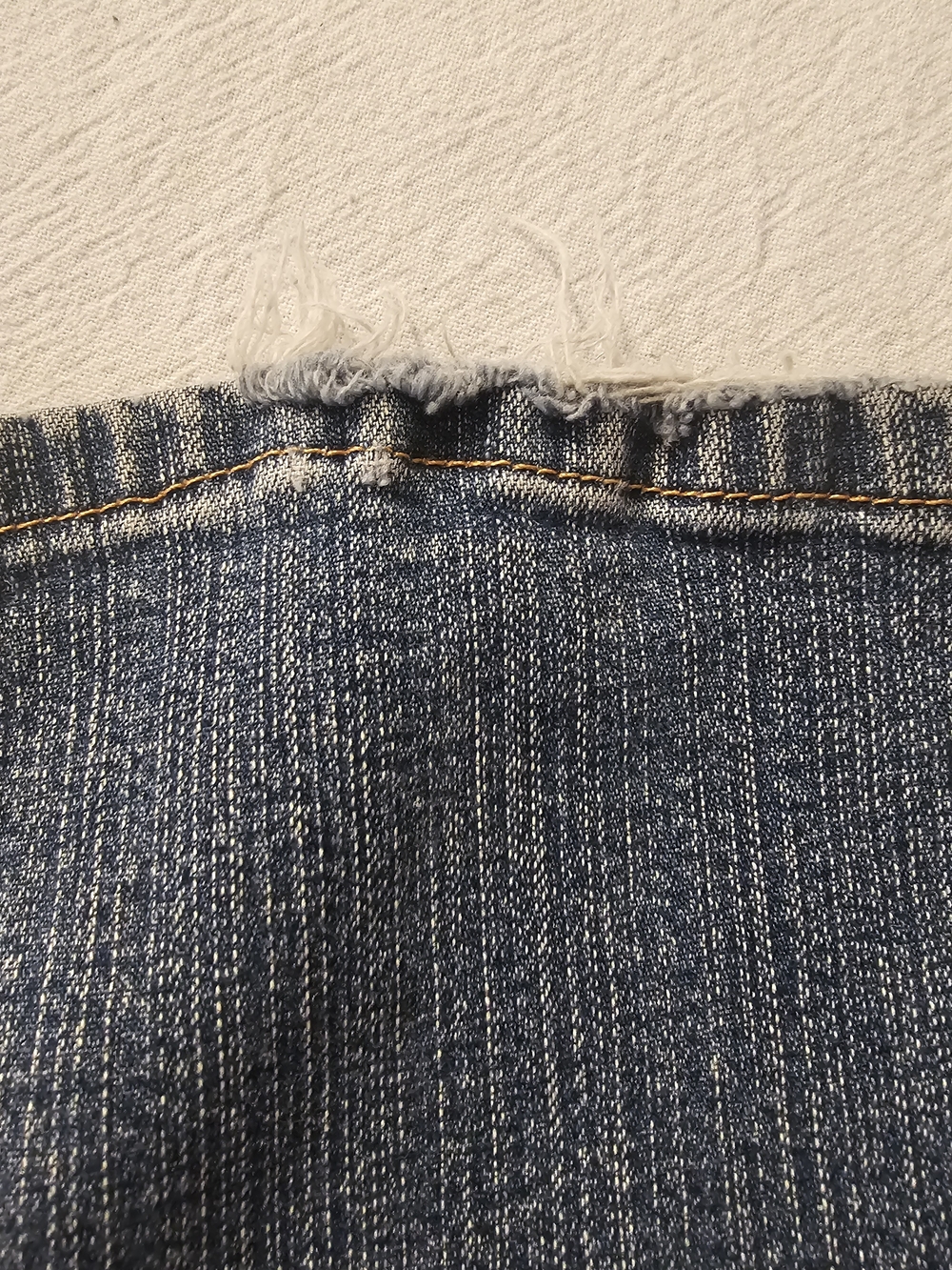 Vintage Levi's 550 Women's Relaxed Fit Tapered Jeans Distressed Blue Women 12 M - Picture 9 of 11